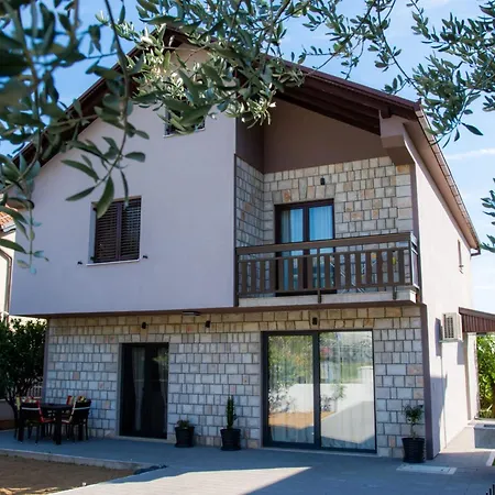 Divna Apartment